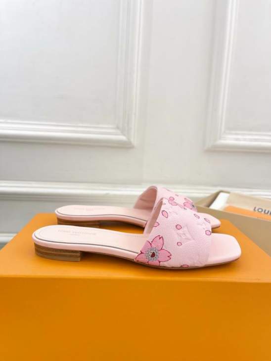 Picture of Louis Vuitton Slippers _SKULVsz35-41mnh0601550
